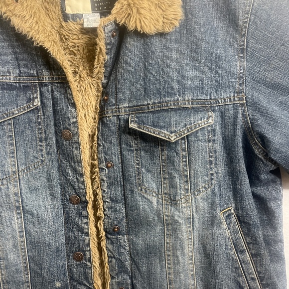 Wrangler Sherpa Lined Denim Jacket Vintage Distressed Trucker Style Medium/Large - Picture 8 of 13